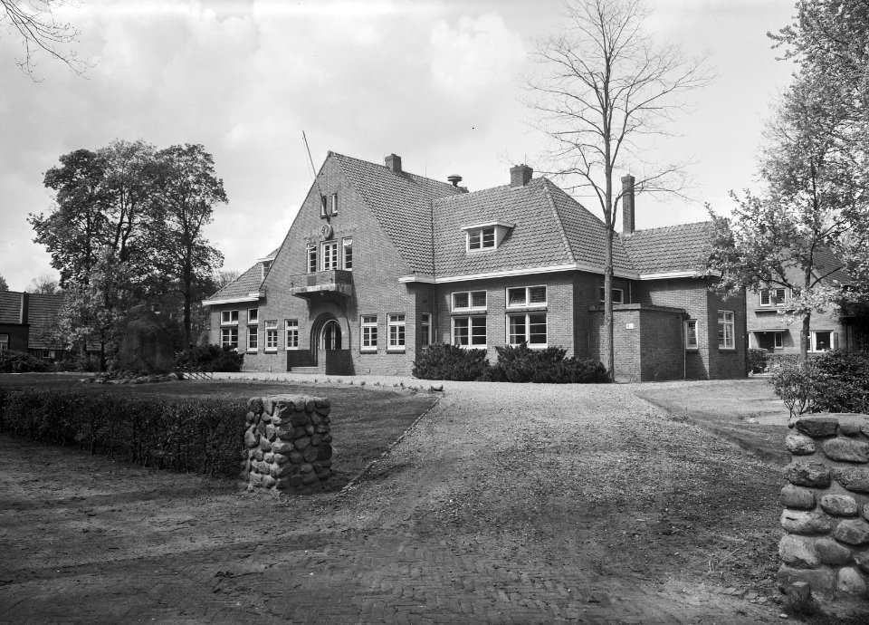 Karakteristieke landschappen, gemeentehuizen, Bestanddeelnr 164-0055