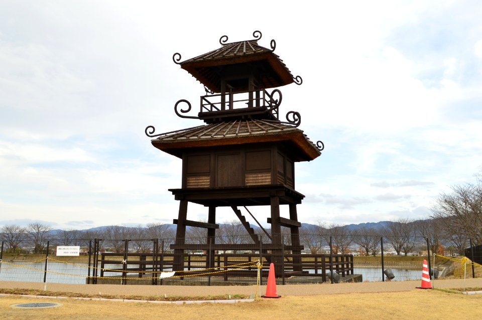 Karako-Kagi Site, roukaku