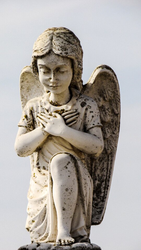 Statue christian monument