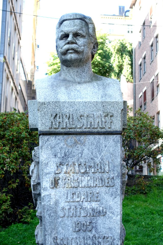 Karl Staaff by Carl Eldh (1873-1954), created in 1921 - Karl Staaff park, Stockholm, Sweden - DSC00068