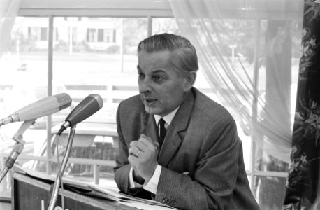 Katholieke Werkgemeenschap in de P.v.d.A. hield laatste vergadering in Apeldoorn, Bestanddeelnr 922-7871