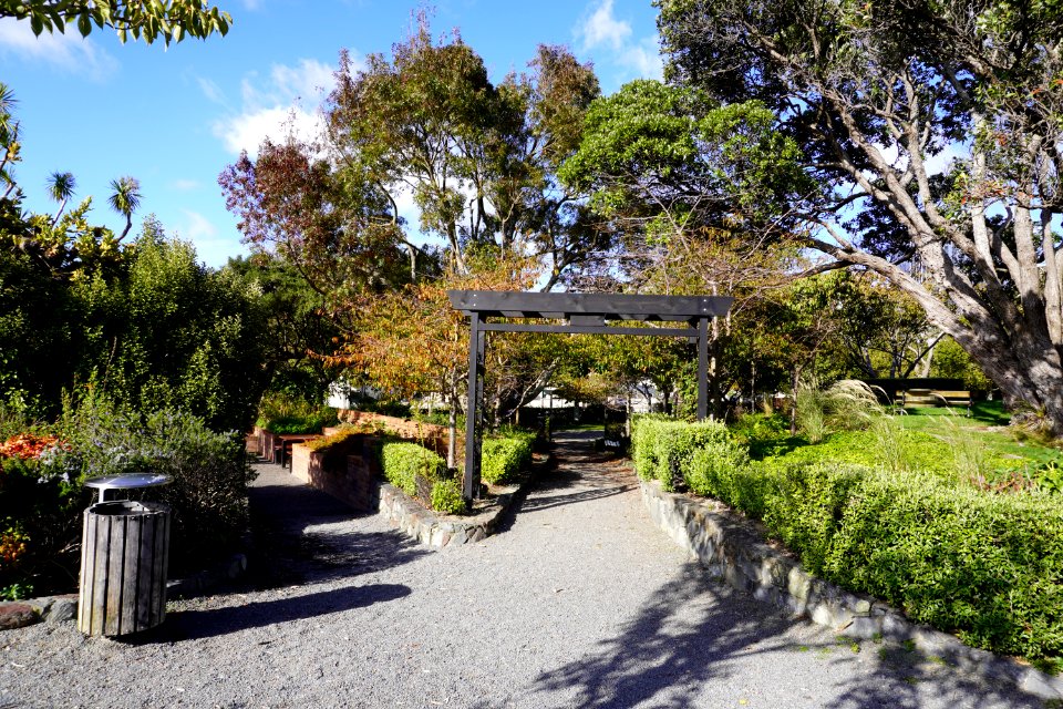 Katherine Mansfield Memorial Park - Path and entrance to the Lady McKenzie Garden for the Blind