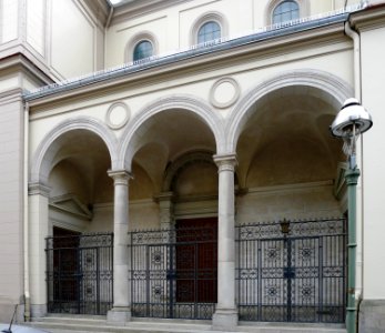 Katholisch-Apostolische Kirche (Berlin-Kreuzberg) Arkade