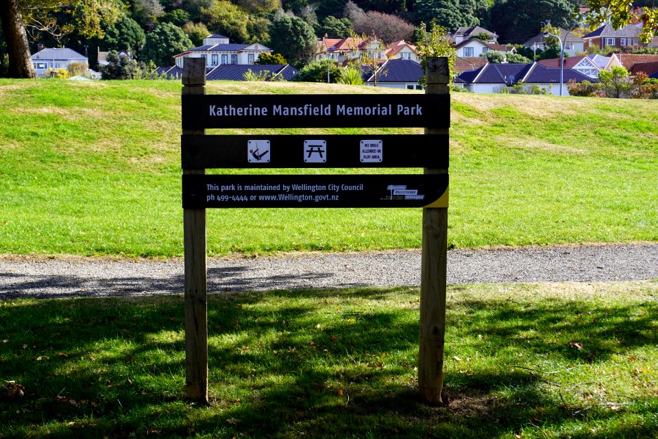 Katherine Mansfield Memorial Park - Entrance sign