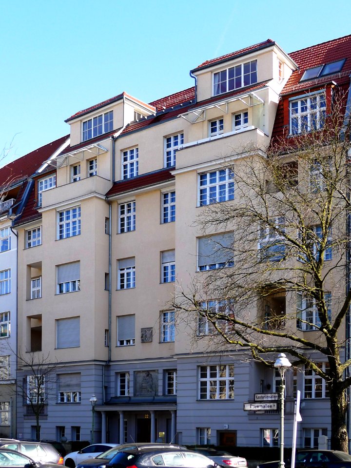 Kastanienallee 22 (Berlin-Westend)