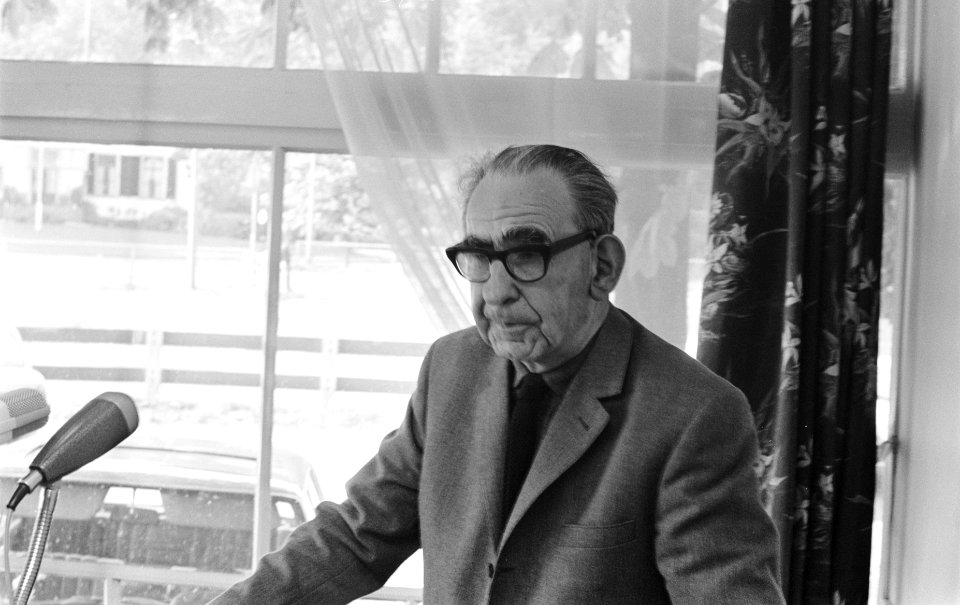 Katholieke Werkgemeenschap in de P.v.d.A. hield laatste vergadering in Apeldoorn, Bestanddeelnr 922-7872