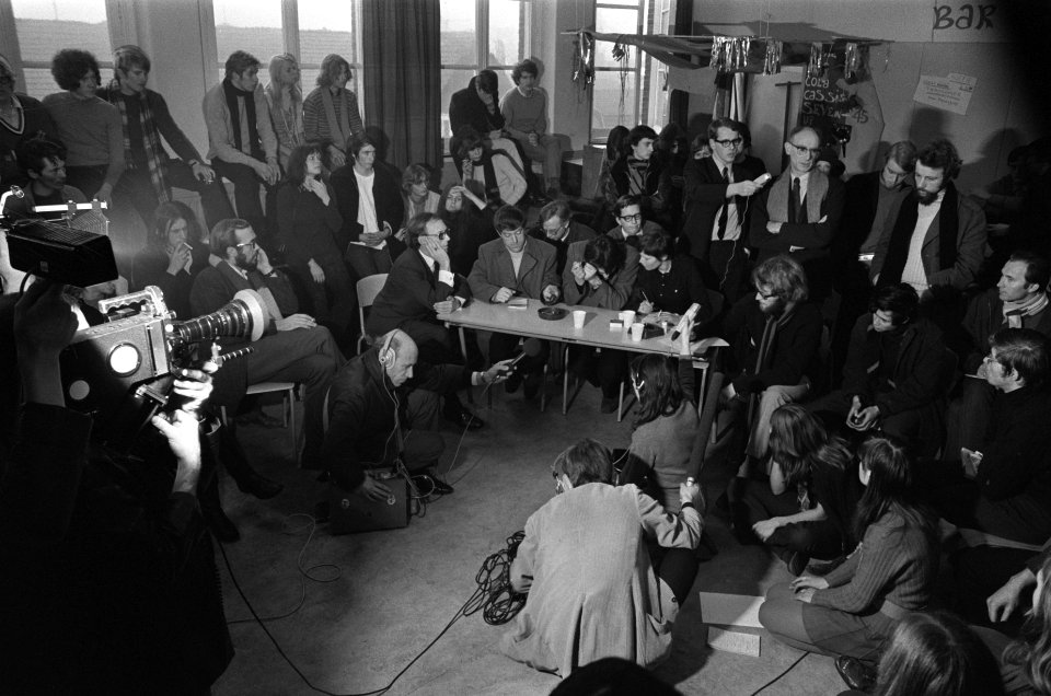 Katholieke Academie te Beverwijk wordt nog bezet gehouden, Bestanddeelnr 923-1556