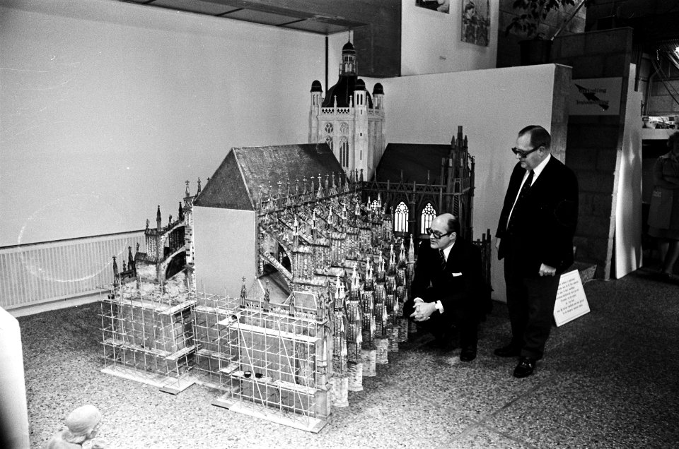 Kathedraal van Den Bosch in Madurodam dr F M Grappenhaus en G Jungerius (r), Bestanddeelnr 927-8297