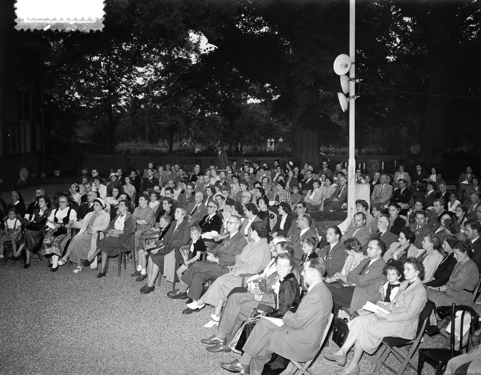 Kasteel Nijenrode Zwitserse club Bondsdest. 1952 Zie ook 52567 tot en met 73, Bestanddeelnr 905-2507