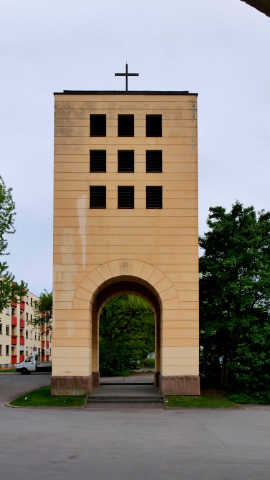 Katholische Kirche Christkoenig Trier-West Turm H2