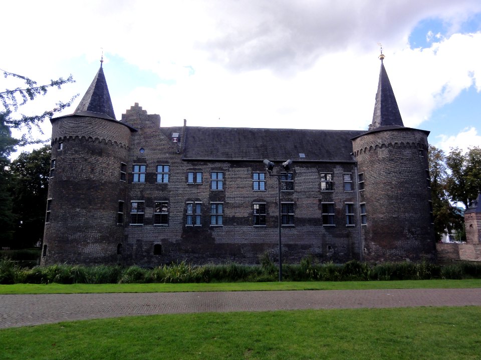 Kasteel Helmond rechtsom rond 08, oostzijde