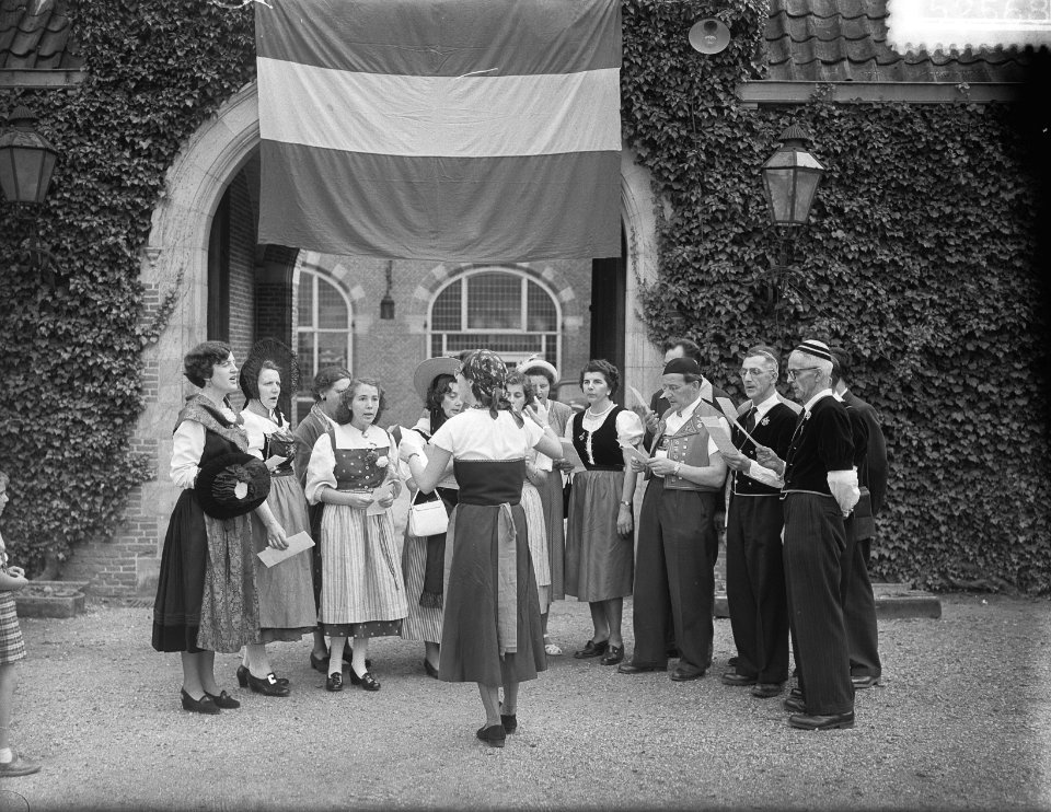 Kasteel Nijenrode Zwitsers Bondfeest Zie ook 52504 tot en met 07, Bestanddeelnr 905-2568