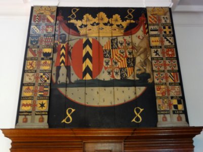 Kasteel Helmond, interieur, trouwzaal, wapenbord boven schouw