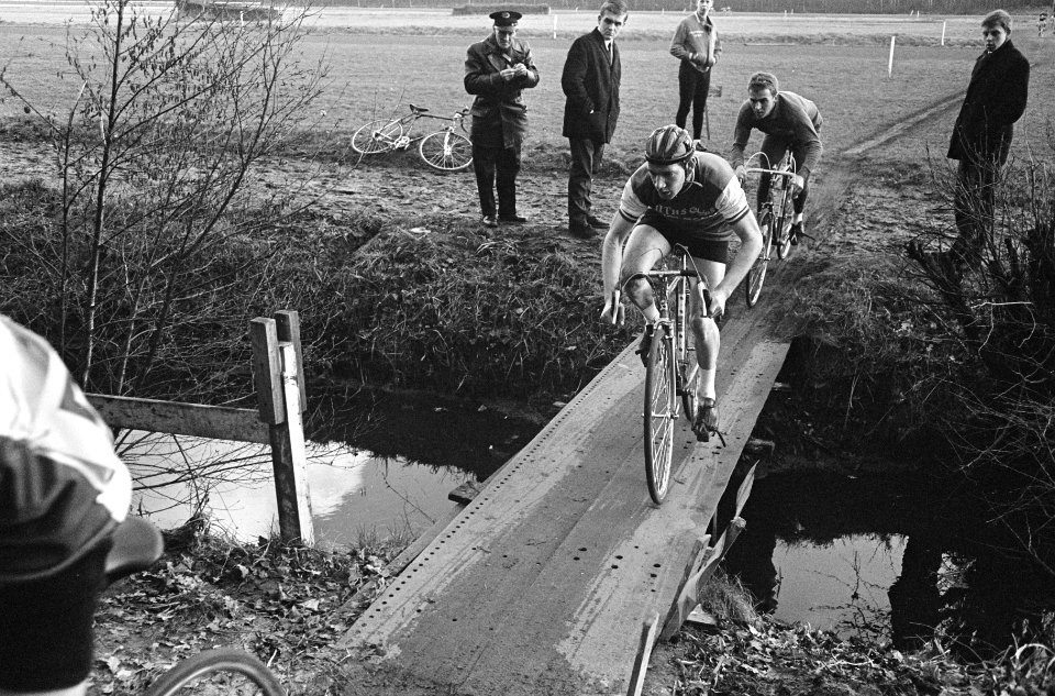Katerkoers op Duindigt, winnaar C. van Tol gaat er alleen vandoor, Bestanddeelnr 919-9329