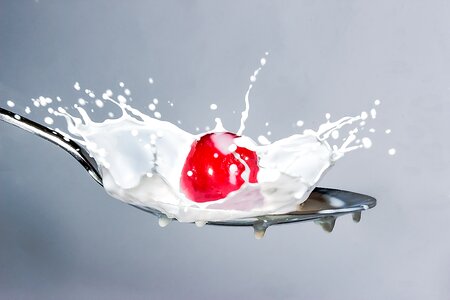 Spoon spray falling cherry photo