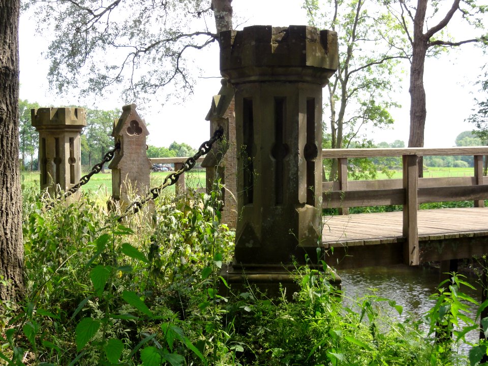 Kasteel Heeswijk Rijksmonument 511917 brug zuidelijke oprijlaan (2)
