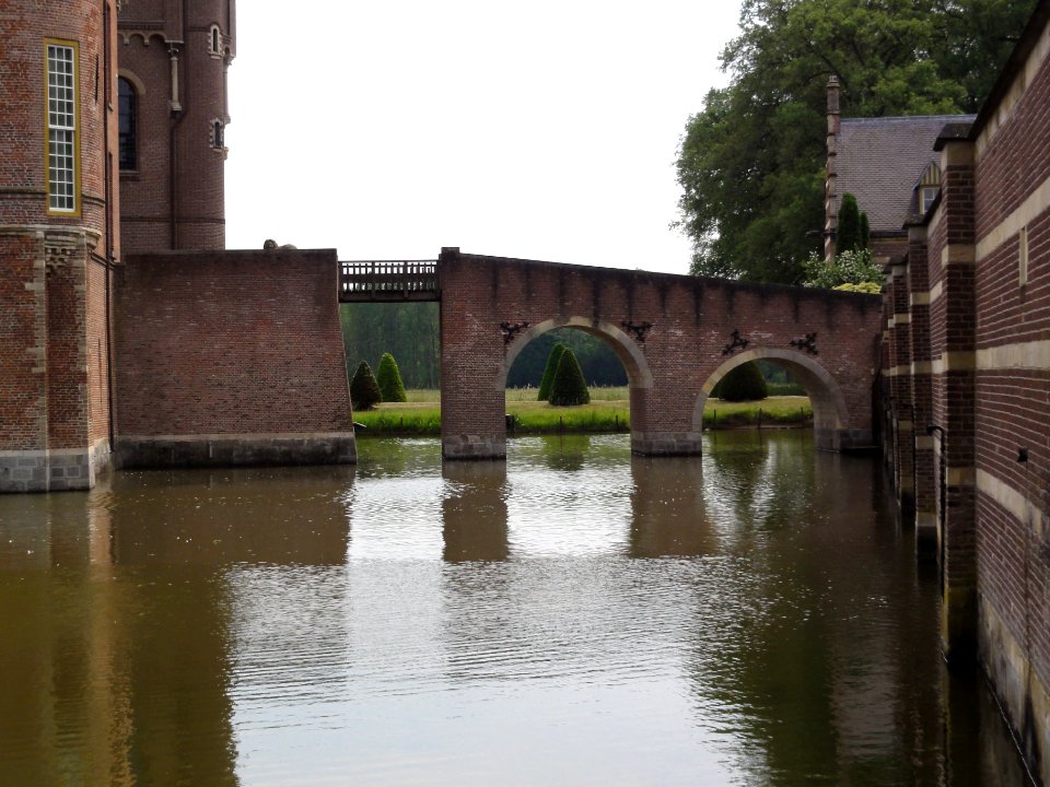 Kasteel Heeswijk Rijksmonument 21279 grachtbrug