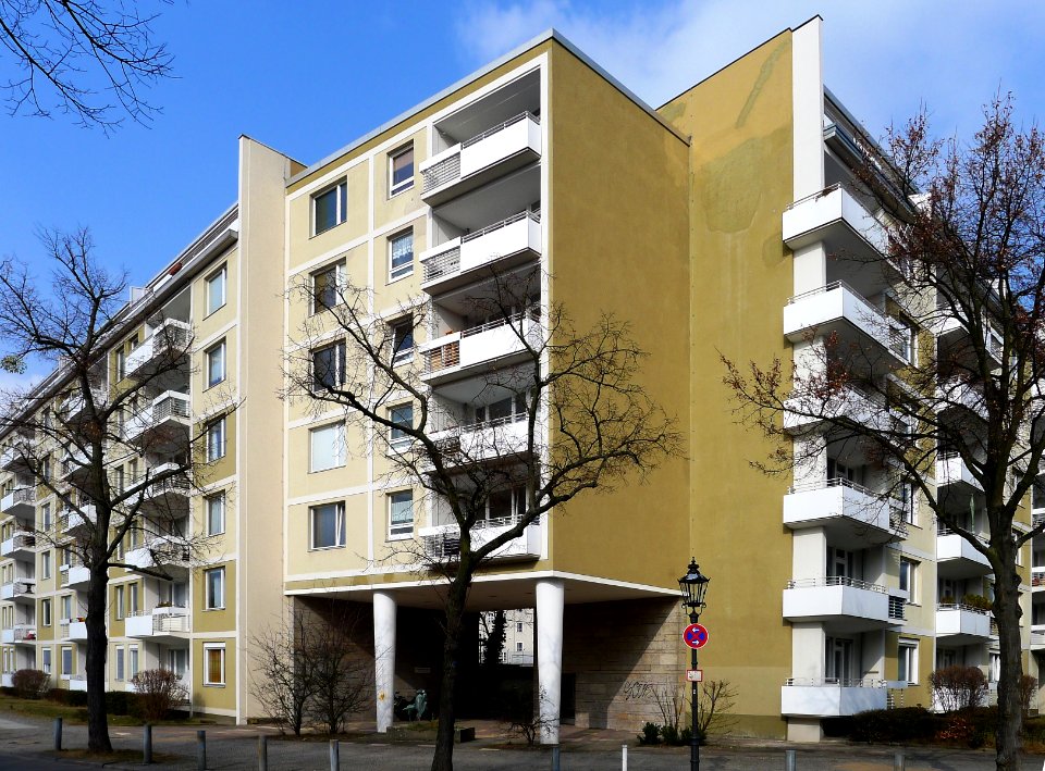 Karolingerplatz 1-2A (Berlin-Westend)