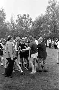 Korfbal ROHDA (Recht Op Het Doel Af) Amsterdam tegen Roda Westzaan, scheidsrec, Bestanddeelnr 919-2437
