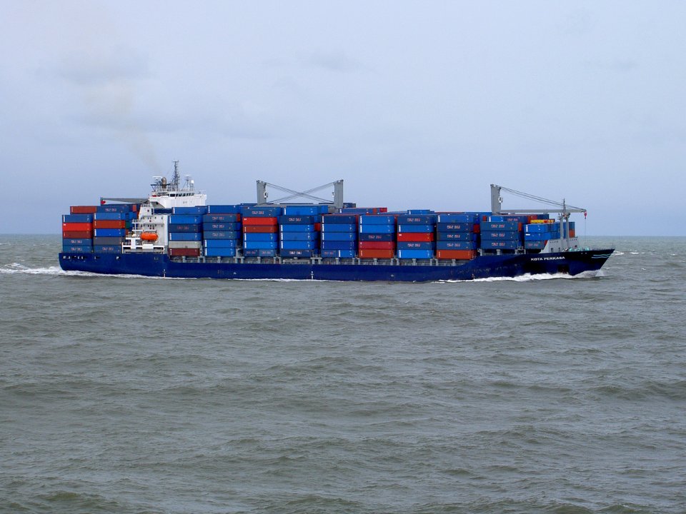 Kota Perkasa 09Apr05 Rot Port of Rotterdam 09-Apr-2005