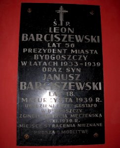 Katedra bydgoska - tablica ku czci Leona Barciszewskiego
