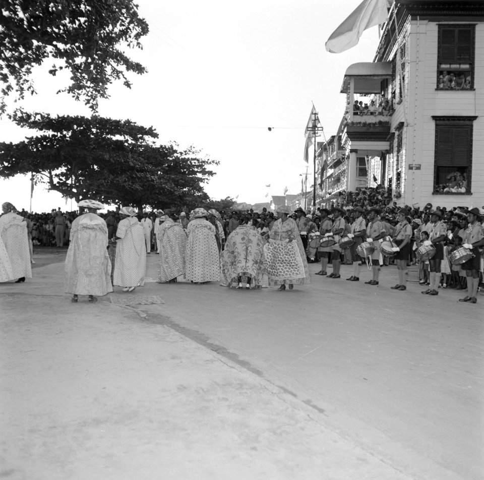 Kotomisis in Domburg in Suriname, Bestanddeelnr 252-4212