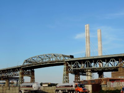 Kosciuszko Br main span and new Bk towers jeh