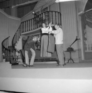 Kostuumrepetitie My fair Lady , v.l.n.r. Paul Storm , M. de Groot en Sonneveld, Bestanddeelnr 911-6154
