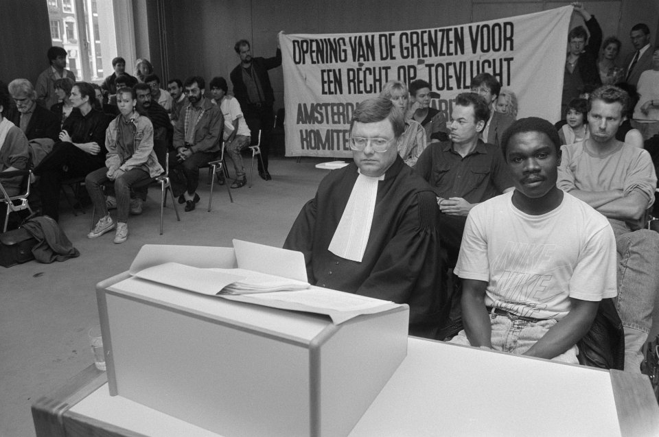 Kort geding Zairees tegen uitzetting, Bestanddeelnr 934-0381