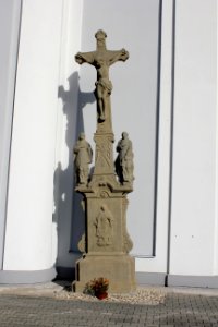Kostel sv. Petra z Alkantary, Karviná - kříž
