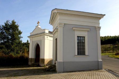 Kostel sv. Petra z Alkantary, Karviná - hrobky (6)