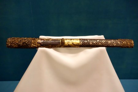 Koshigatana style sword mounting, Nanbokucho-Muromachi period, 14th-15th century, relief-molded chrysanthemum design - Tokyo National Museum - DSC05905