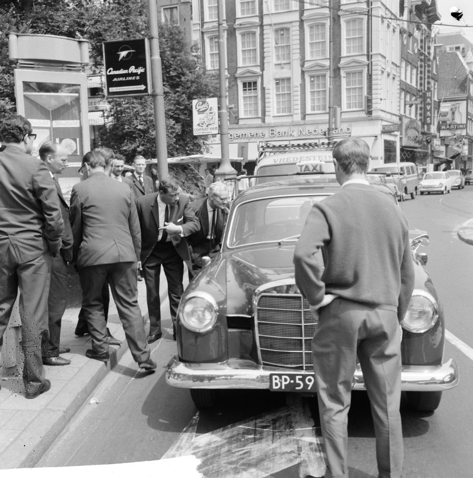 Kort geding tegen taxichauffeurs, op Leidseplein werden de taxis tegen gehouden, Bestanddeelnr 917-8667