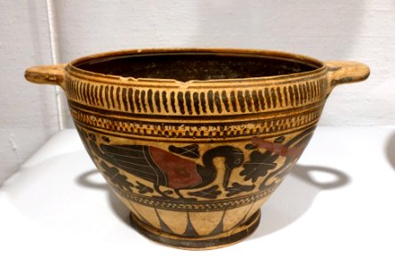 Kotyle with birds, panthers, and goats in Wild Style, Greek, Corinthian, c. 580 BC, black and red slip painted on earthenware - Krannert Art Museum, UIUC - DSC06543