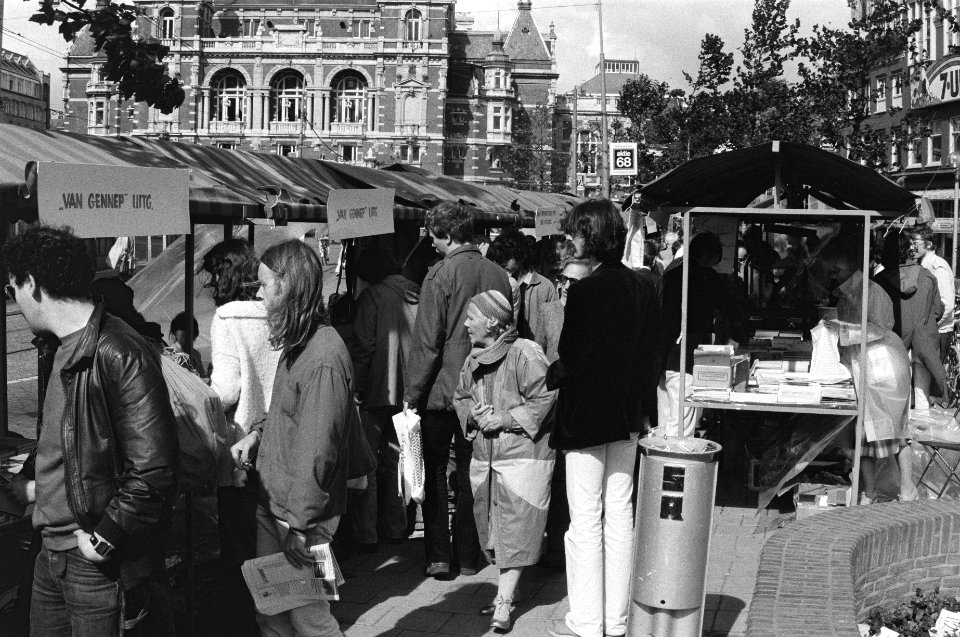 Kraampjes op het Leidse plein, Bestanddeelnr 931-0156