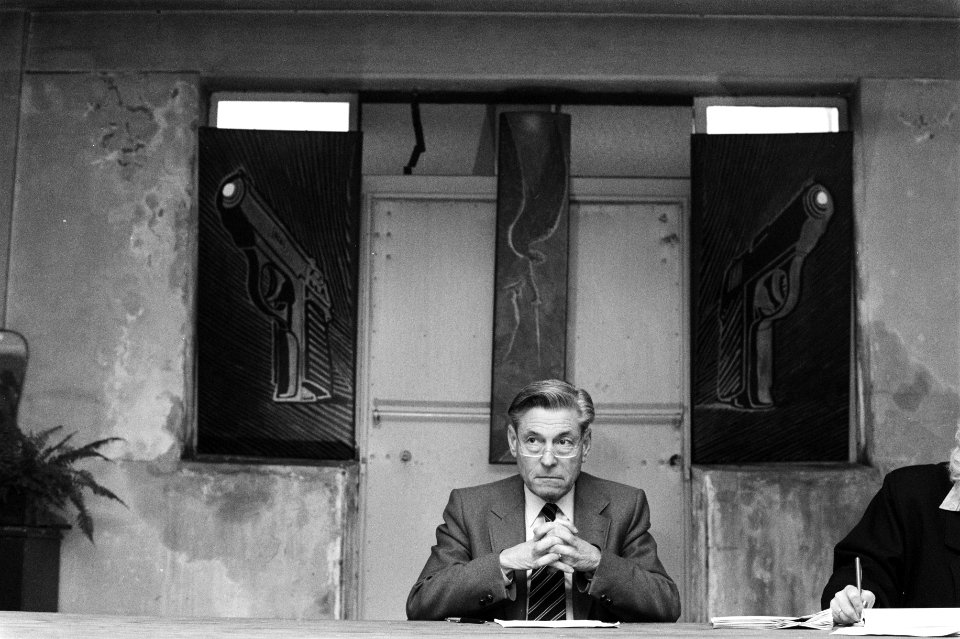 Kort geding in kraakcomplex Conradstraat te Amsterdam president mr. B. Asscher , Bestanddeelnr 934-1521