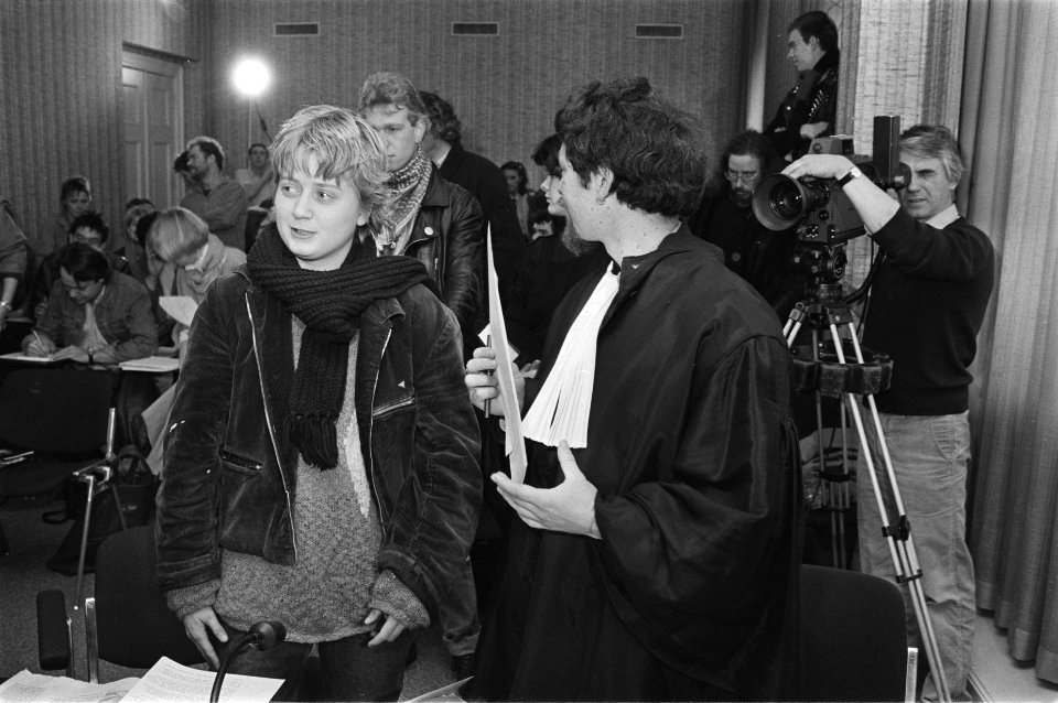 Kort geding van kraakster tegen Veronica i.v.m. film over Amsterdam kraakster M, Bestanddeelnr 932-9256