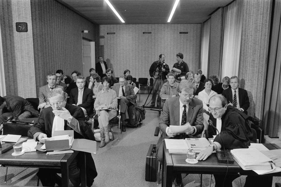 Kort geding van omroepwerkgevers tegen de bonden om aangekondigde 24 uursstaking, Bestanddeelnr 933-2958
