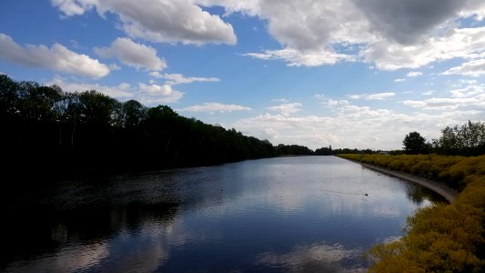 Kraftwerkskanal Kraftwerk Donaustetten vor Kraftwerk
