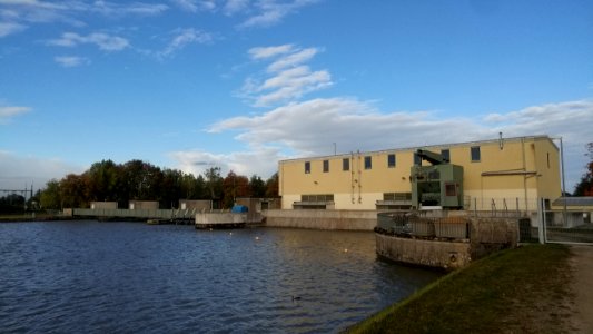 Kraftwerk Oberelchingen im Herbst