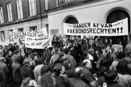 Kort geding FME (metaalwg) tegen FNV om verkr stakverb FNV demonstratie voor , Bestanddeelnr 930-7098