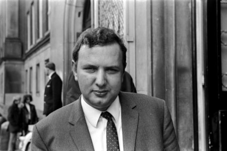 Kort geding hr. B. Zwolsman tegen schrijver boek Alias Teixeira dhr. A. V. F. , Bestanddeelnr 921-5225