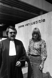 Kort geding , Mieke Sterk tegen NOC, Mieke Sterk en advocaat mr Verzijl, Bestanddeelnr 928-6767