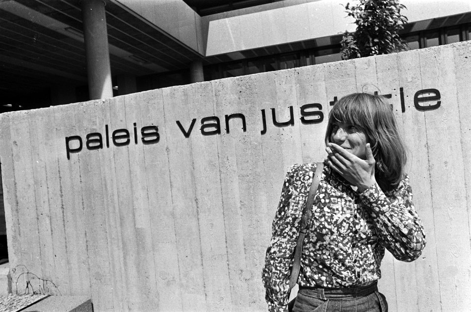 Kort geding , Mieke Sterk tegen NOC, Mieke Sterk en advocaat mr Verzijl, Bestanddeelnr 928-6768