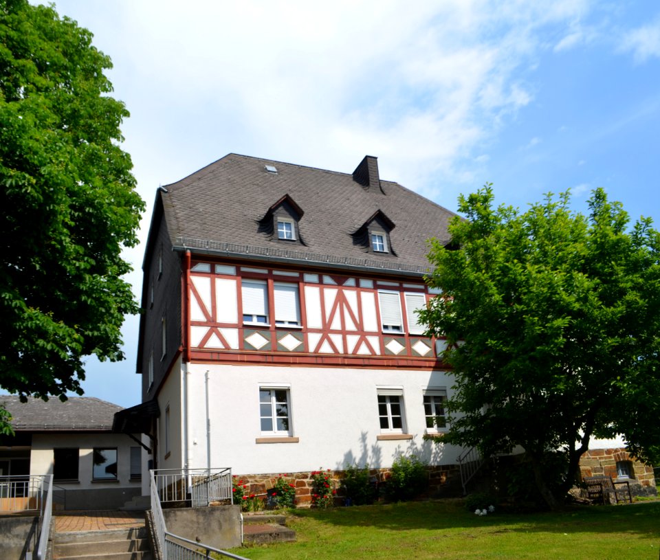 Kröffelbach, Kirchstraße 2, Pfarrhaus