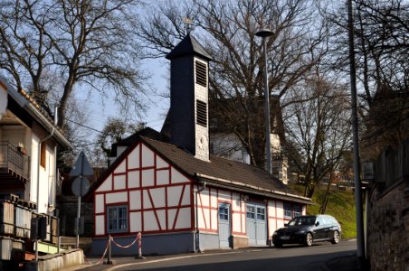 Kröftel, Feuerwehrhaus mit Viehwaage