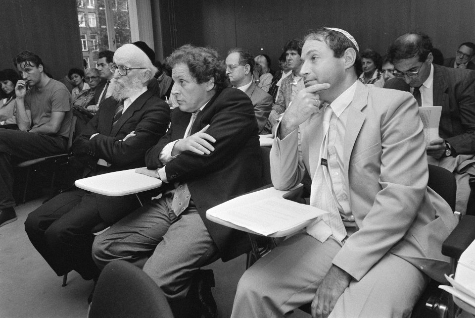 Kort geding Joodse school Maimonides tegen leerling Aram Bucker (Amsterdam) rec, Bestanddeelnr 934-0599