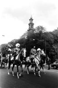Kozakken te paard op de achtergrond de Westertoren, Bestanddeelnr 930-3443