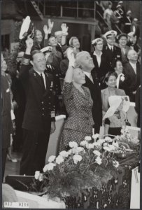 Koninklijk huis, prinsessen, prinsen, tewaterlatingen, marineschepen, Beatrix, p, Bestanddeelnr 017-0188