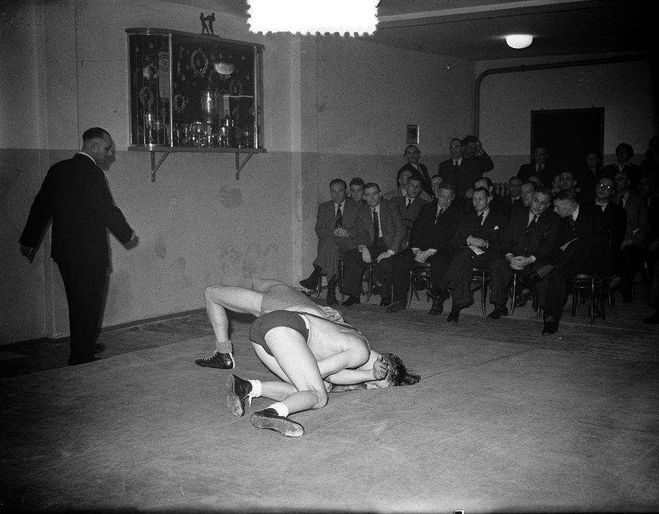 Krachtsportvereniging Hercules aan de Kleine Burgwal 131, Bestanddeelnr 904-8559